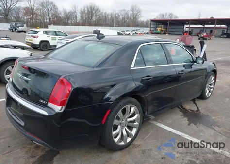 2016 Chrysler 300 Limited из США, поврежденный, VIN 2C3CCAAG8GH313829